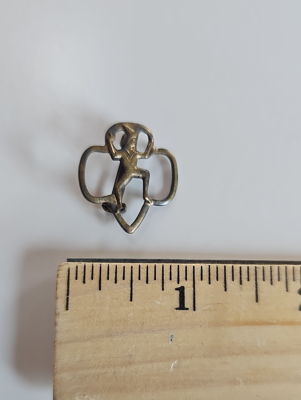 Gold-tone Brownie pin from the 1970's